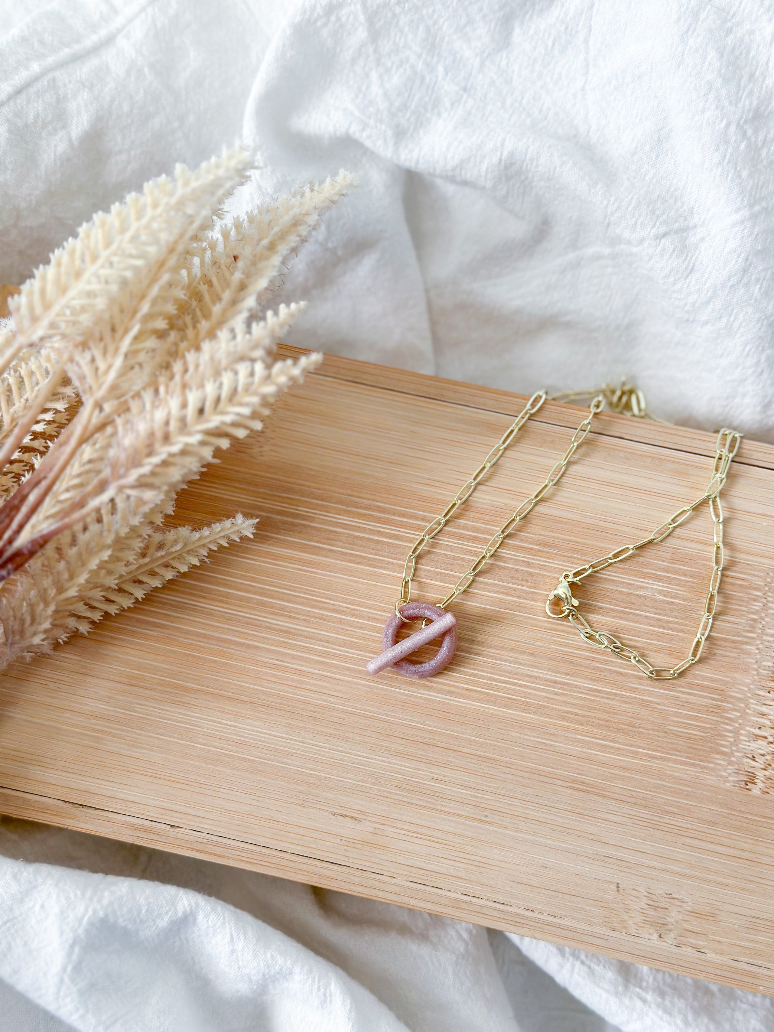 Toggle Necklace rose glitter